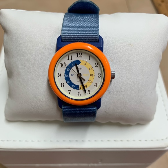 Timex Ba Cell Quartz Analog Ladies Watch. main image 4
